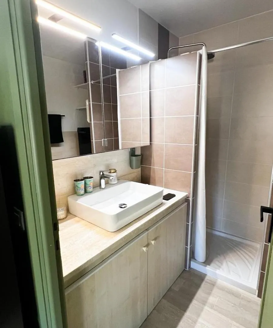 Apartment Studio Vue Mer - Terrasse - Parking - Plage Juan-les-Pins France
